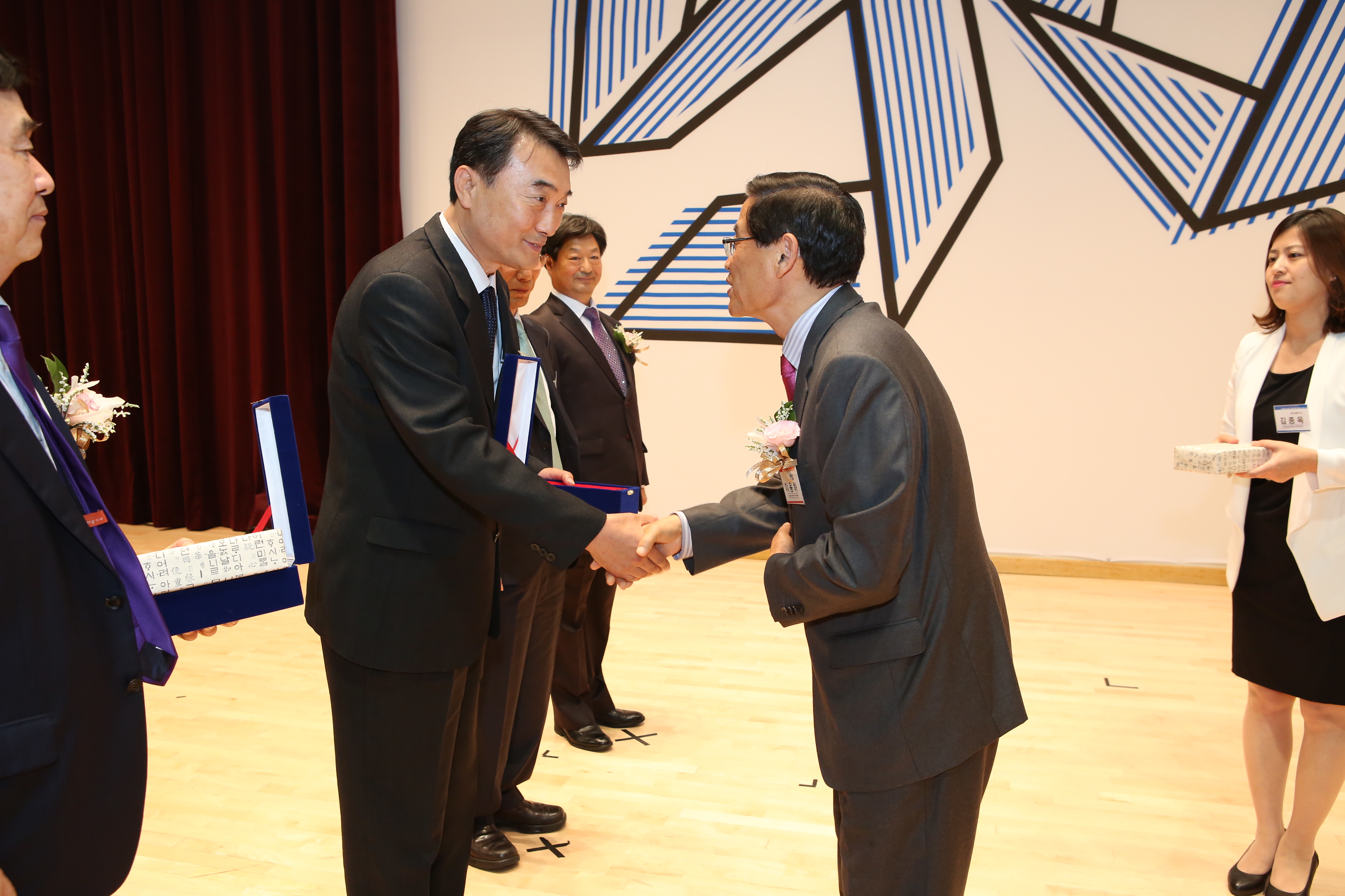 2015. 05. 20 대학 발전 공로자 감사패 수여 3