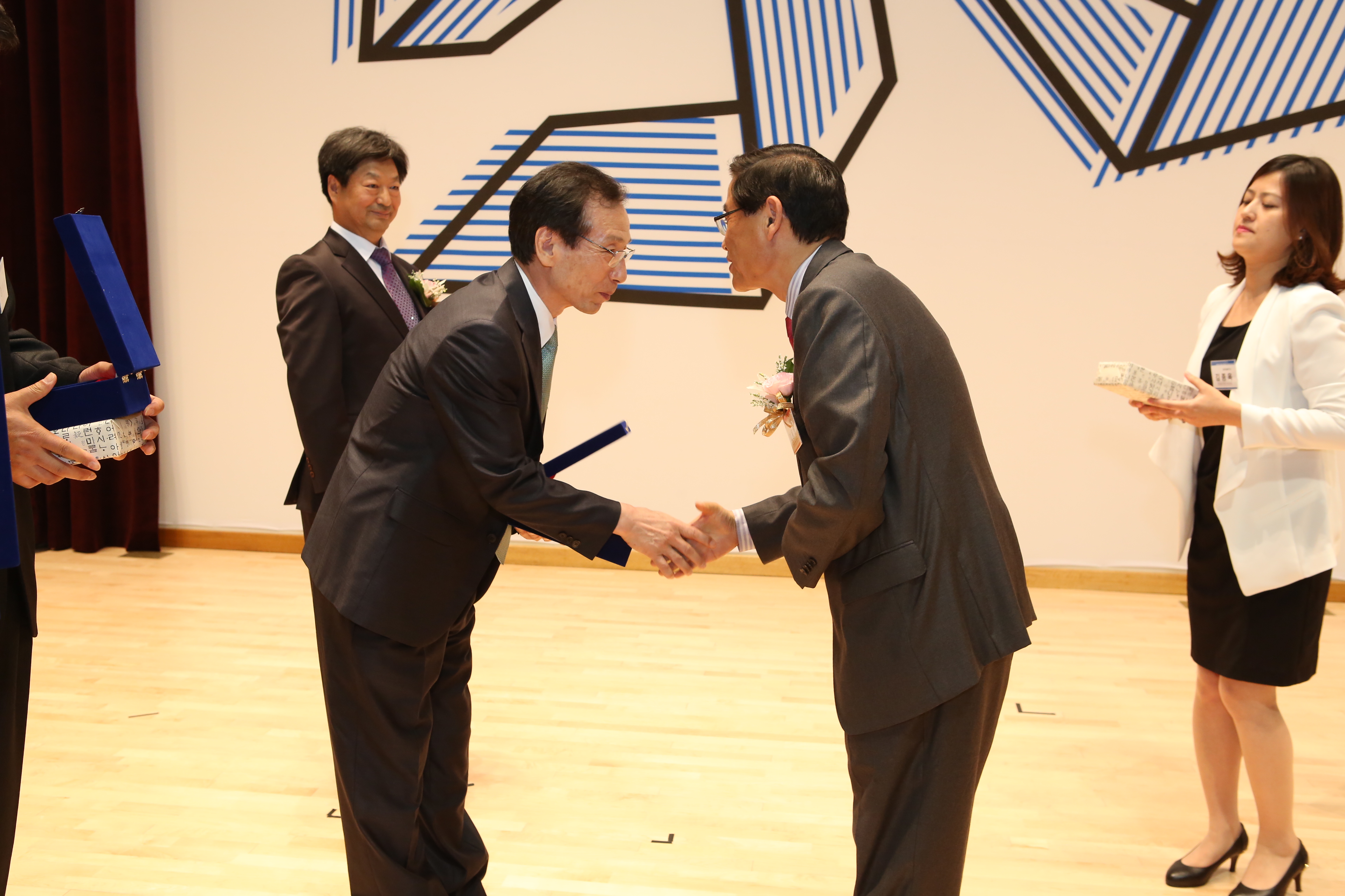 2015. 05. 20 대학 발전 공로자 감사패 수여 4