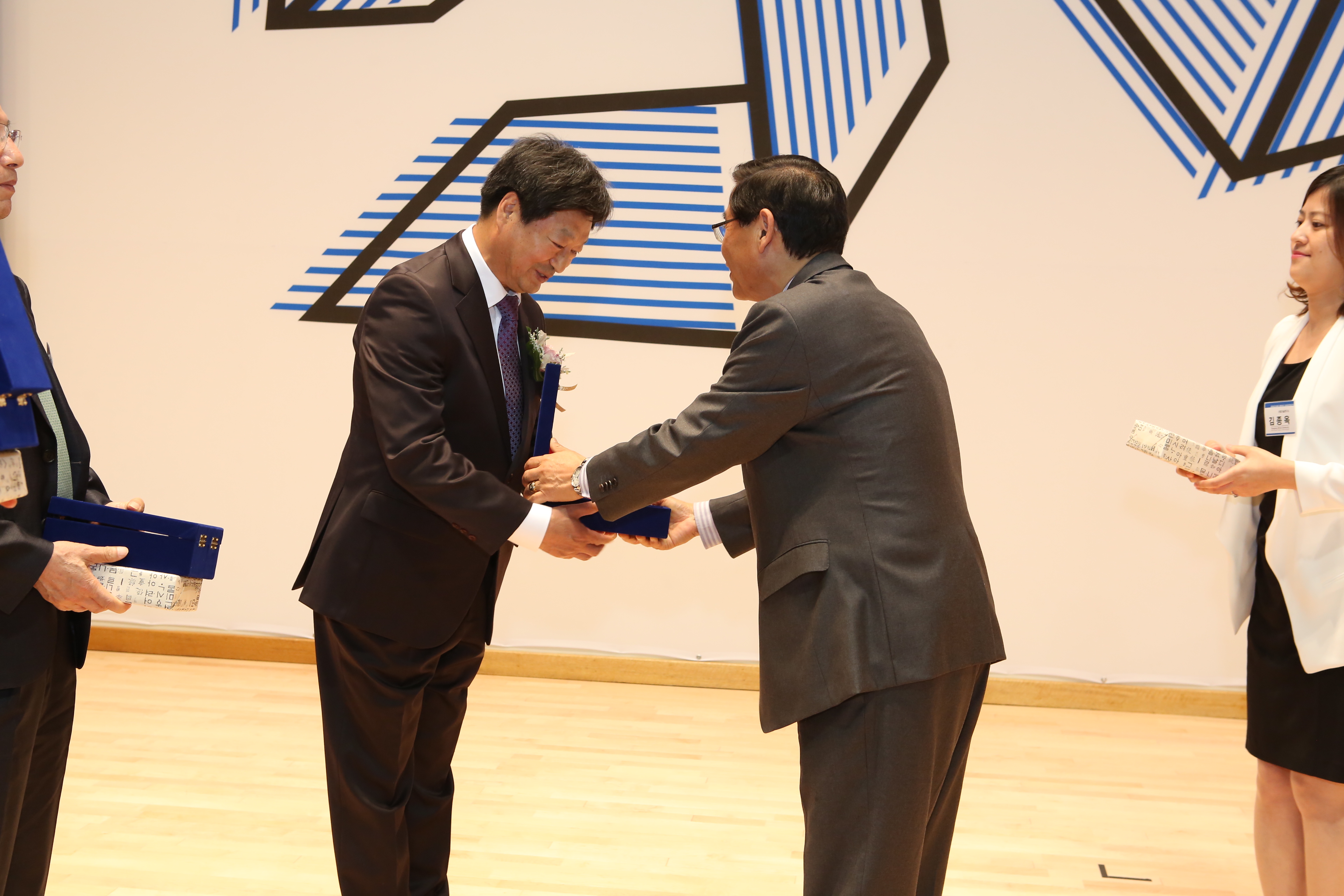 2015. 05. 20 대학 발전 공로자 감사패 수여 5