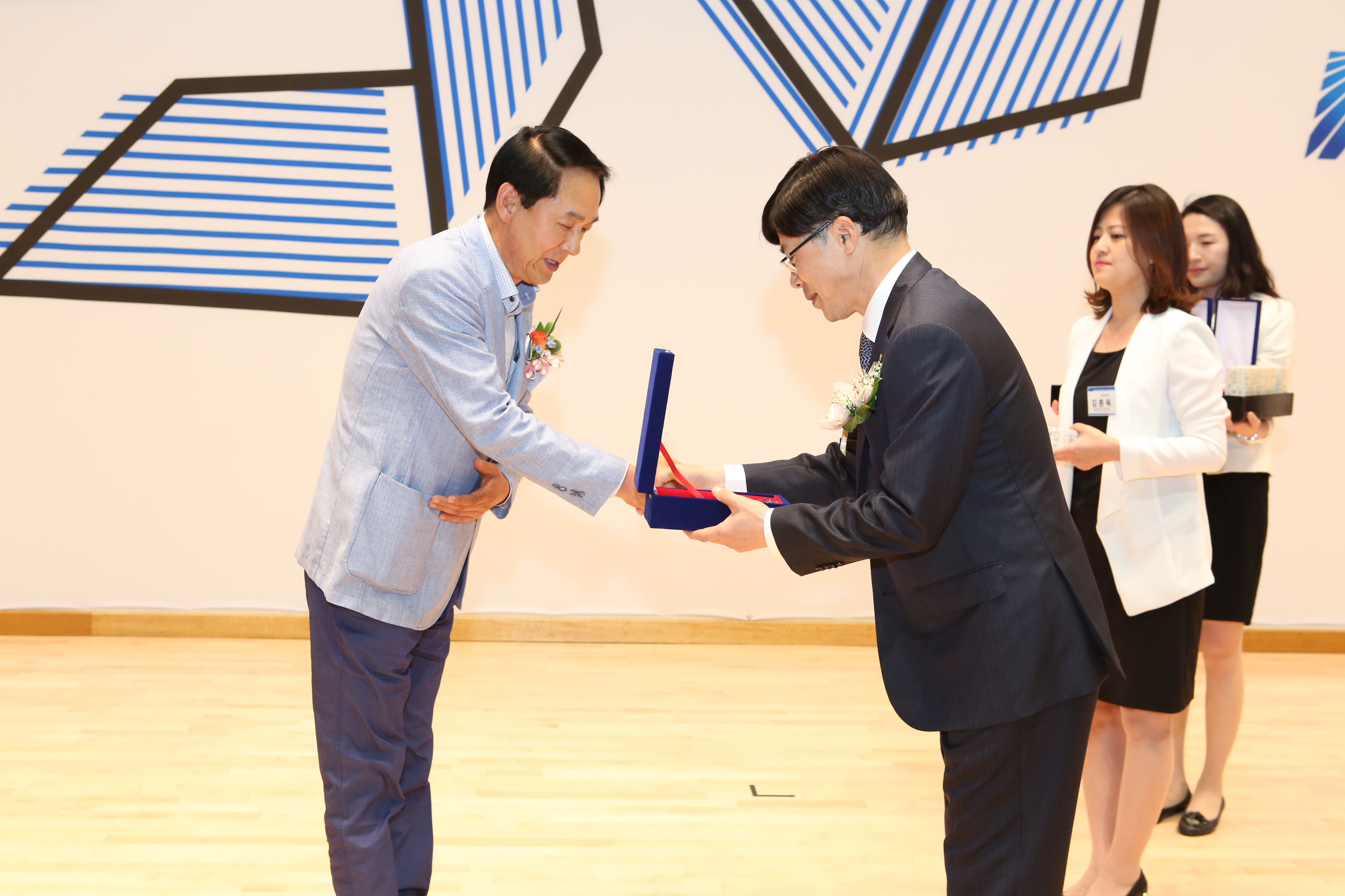 2015. 05. 20 자랑스러운 동문 감사패 수여 2