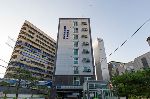 Exterior view 1
