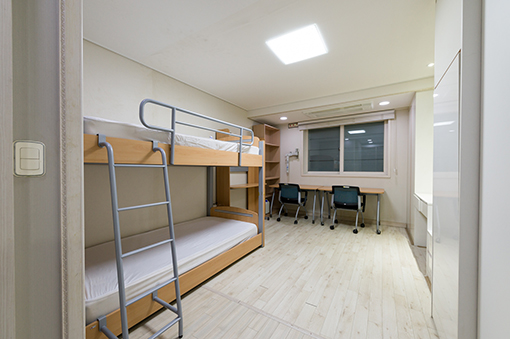 Room (for 2)